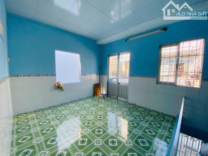 NHÀ TRUNG TÂM CHỢ ĐẦM KHU VỰC KINH DOANH BUÔN BÁN SẦM UẤT NHẤT CÁCH BIỂN CHỈ 800M - 4
