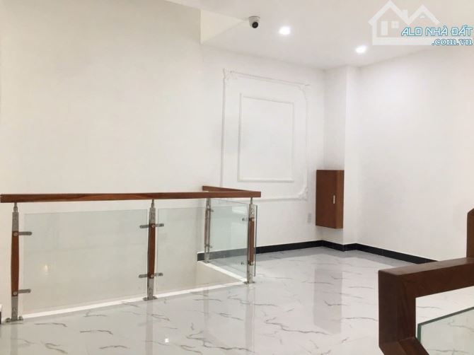 Bán nhà nở hậu Nguyễn Phúc Chu, P15, Tân Bình.71m2 x 5 tầng - 4 x 18 . Giá 7.68 tỷ TL - 4