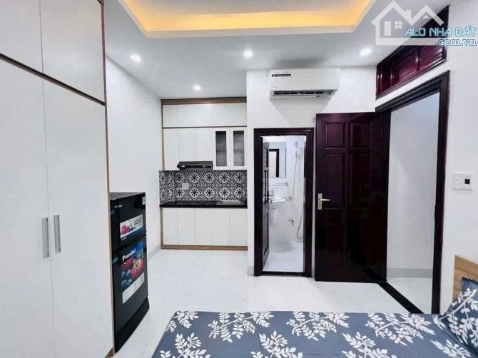 Tòa CHDV Xã Đàn 18 phòng, DT 1.2 tỷ/năm, cách ô tô 15m, nhà mới, 2 mặt thoáng, gần phố,70m - 4