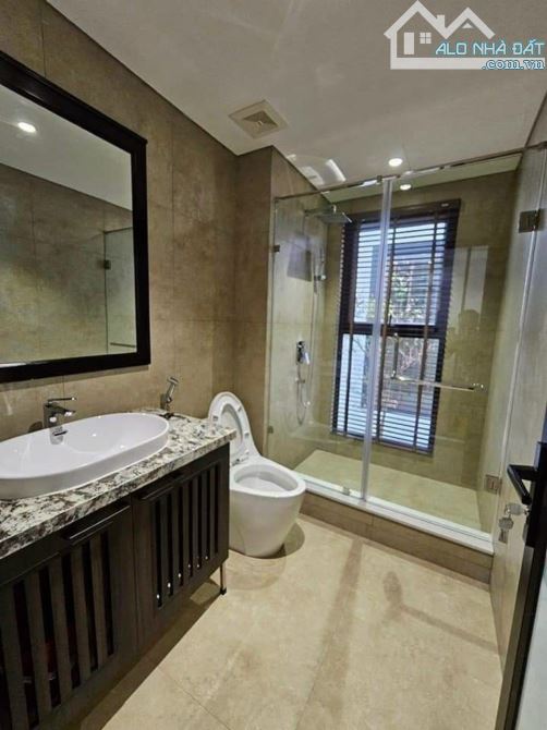 Cho thuê nhà phố Linh Lang kinh doanh nhiều loại mô hình DT 70m2x5T mặt tiền 7m giá 33 tr - 4