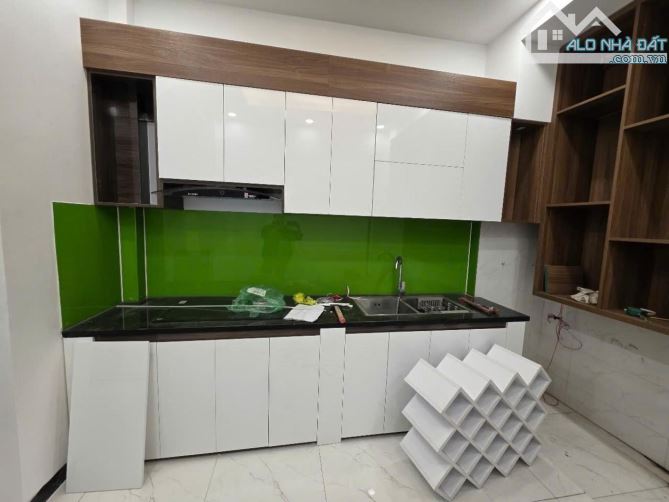 SIÊU PHẨM BÁT KHỐI LONG BIÊN 37m nhà mới tinh ôtô vào nhà nhỉnh 5 tỷ - 4