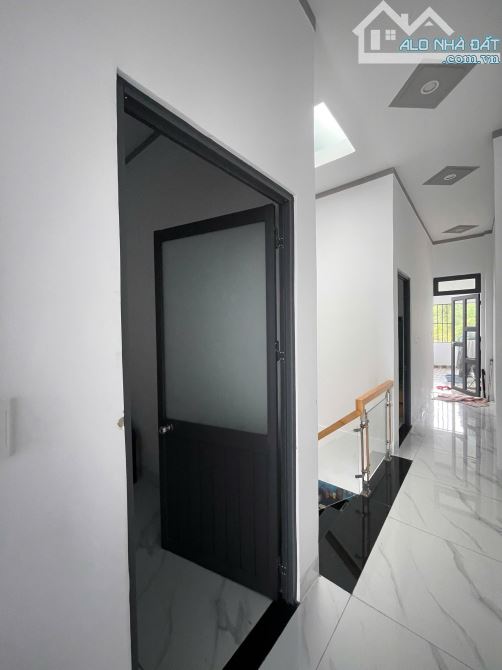 Bán nhà lầu 2 mặt tiền trước sau chỉ từ 675tr - 4