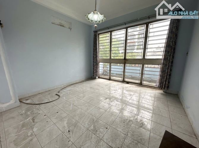 Bán nhà mặt phố quận 6 - Khu vip bình phú - Sơn phết lại mới tinh 12,8 tỷ - 4