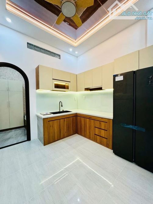 TC dưới 3 Tỷ mua ngay căn nhà Lò Siêu, Quận 11. DT: 52m2. Hẻm xe hơi, đầy đủ tiện ích - 4