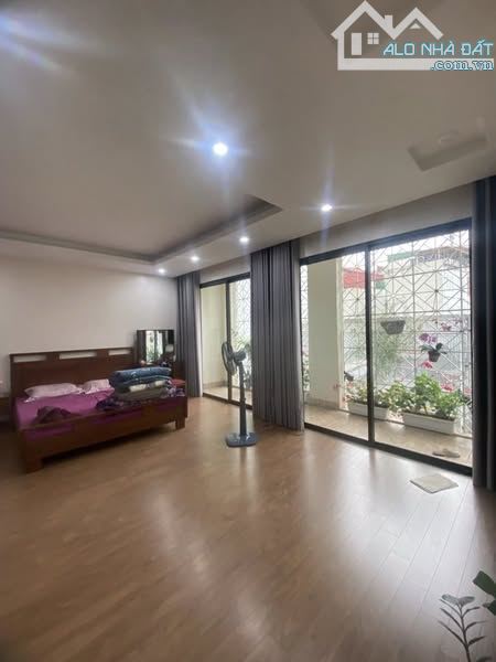 NHÀ PHỐ NGỌC HÀ 2 MẶT TIỀN - GARA 2 Ô TÔ - THANG MÁY - FULL ĐỒ - GIÁ CHỈ 18.5 TỶ - 4