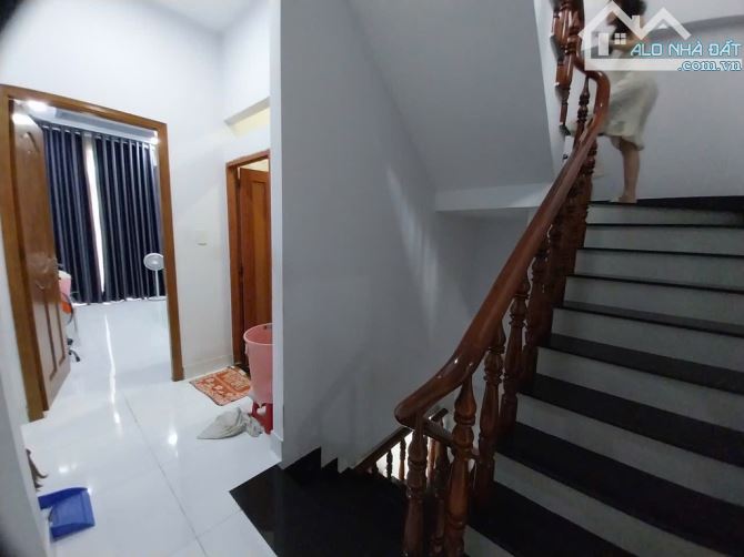 BÁN 🏡ĐẸP- HẺM XE TẢI - 3TẦNG XÂY KIÊN CỐ - THIẾT KÊ HIỆN ĐẠI - - 4