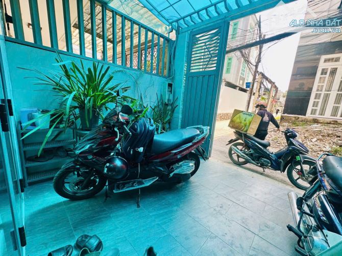 BÁN NHÀ Q7, MẶT TIỀN PHẠM HỮU LẦU CÁCH 70M - 4 TẦNG BTCT - 5PN - 4