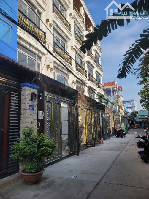 LÊ VĂN QUỚI  NGÃ TƯ  4  XÃ  HẺM XE TẢI THÔNG NGANG( 7,6 x 14)  2 TẦNG CHI 6,3 TY. - 4