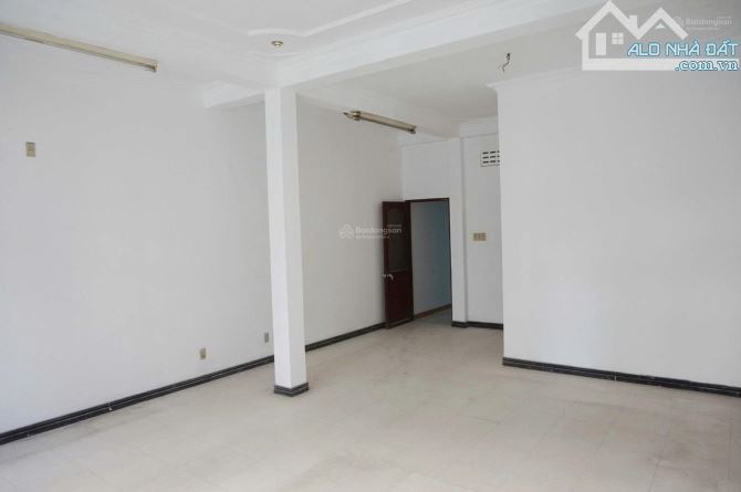 Cho thuê nhà mặt tiền 103 Trần Quốc Hoàn, P.4, Tân Bình. Trệt, 2 lầu. Dt 5,5x25 chỉ 45tr - 4
