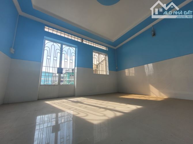 cáo:  ⸻  NHÀ 2 TẦNG MỚI TINH – CHỈ NHỈNH 2 ĐỒNG - 4
