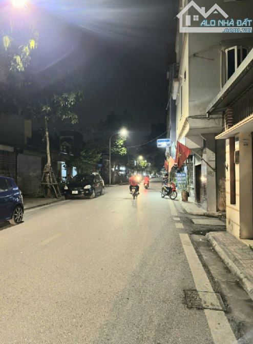 NHÀ ĐẸP CẠNH KĐT VIỆT HƯNG LONG BIÊN, Ô TÔ VAO NHÀ, GẦN PHỐ, DT 48M2 CÓ 7.X TỶ - 4