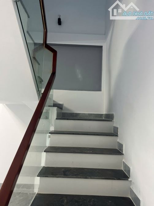 Nhà hẻm đông phước, phước long Diện tích gần 68m2 ngang 4m. Nhà 1 trệt 1 lầu.Có 3pn.2ty750 - 4