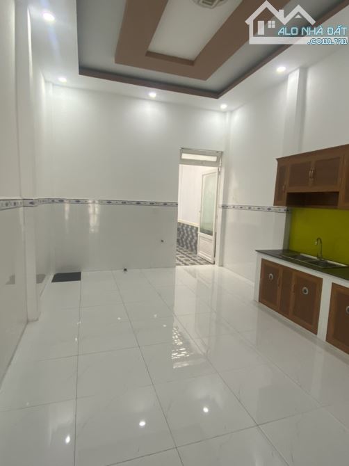 Nhà Cấp 4 Mặt Tiền đường PHẠM VĂN SÁNG, xã XTT, H. Hóc Môn. DT 100m2 (4mx25m). 7,6TỶ - 4