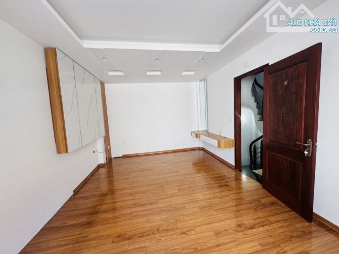 Tôn Đức Thắng 10m ra oto tránh 30m ra mặt phố 30m ra hồ Văn Chương mặt tiền rộng ở sướng - 4