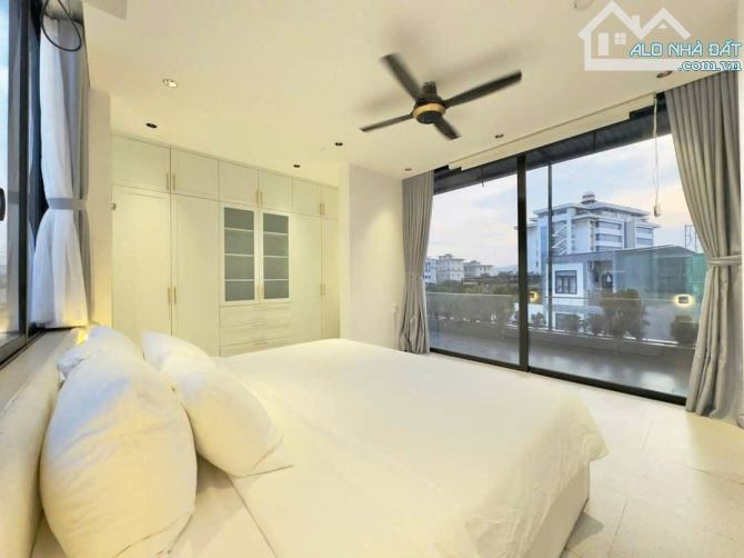 Hơn 21 TỶ: BÁN BIỆT THỰ 2 MẶT TIỀN ĐÀ NẴNG - Gần SÂN BAY QUỐC TẾ: 18 x10,83m - 4 TẦNG 4 PN - 4