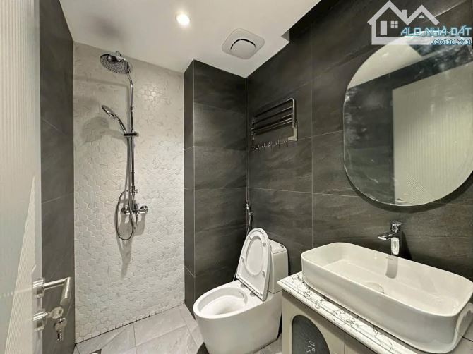 BÁN NHÀ MẶT NGÕ 354 TRƯỜNG CHINH – KINH DOANH ĐỈNH – 4 TẦNG – THUÊ 10TR/THÁNG – GIÁ 10.8 T - 4