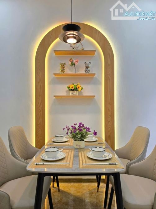 🏡Nhà 3 tầng, 3 mê kiệt 561 Hoàng Diệu. Kiệt 3 m đối diện Chợ Mới, cách đường 60m - 5