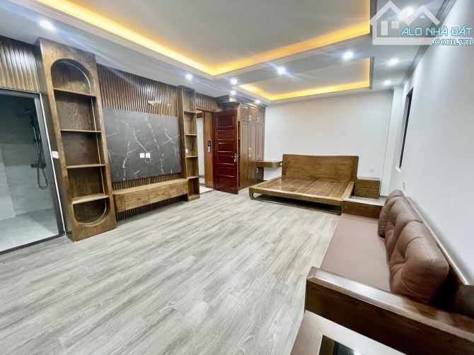 PHÂN LÔ - Ô TÔ TRÁNH - 6 TẦNG THANG MÁY - LÔ GÓC 2 MẶT THOÁNG - CÁCH PHỐ 50M - TT QUẬN TH - 5