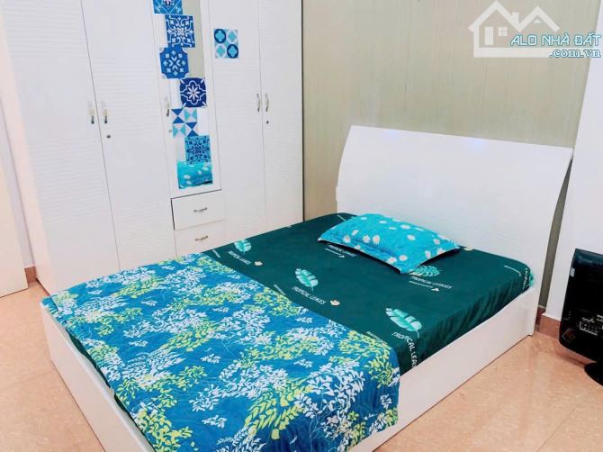 Chung cư 10A Trần Nhật Duật, Quận 1: 70m2, 2p ngủ, NT, 12tr/th - 5