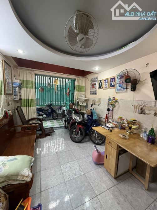 Bán nhà PHẠM VĂN HAI TÂN BÌNH 5 Tầng 6 PN 6 Tỷ xíu - 5
