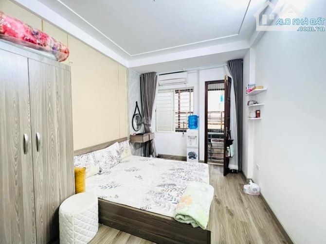 Siêu hiếm! Chung cư Hoàng Cầu Đống Đa: 60m2 2 ngủ nhỉnh 5 tỷ, có sổ riêng, khu vip miễn bà - 5
