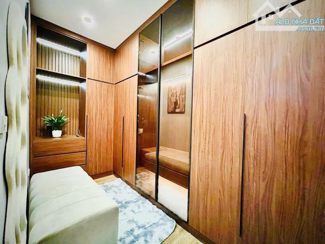 Đẹp miễn chê, bán nhà gần tiểu học Dịch Vọng, Cầu Giấy 35m2 x 5T full đồ, ô tô đỗ cổng - 5