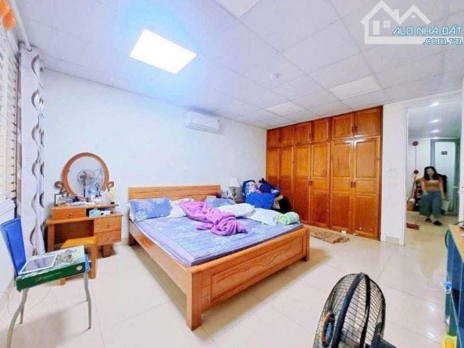 BÁN NHÀ Ngõ 168 Hào Nam, Đống ĐA  Dt 73m ( ttsd 90m) 4 Tầng, MT 15m , Gia 20,5 tỷ - 5