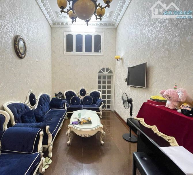 SIÊU PHẨM VĂN CHƯƠNG– ĐỐNG ĐA– MẶT ĐƯỜNG ÔTÔ TRÁNH– VỈA HÈ RỘNG– KINH DOANH ĐỈNH– 12.65 TỶ - 5