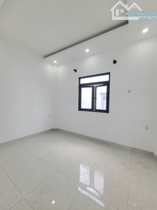 nhà 60m2 3ty750 TL 1 trệt 2 lầu, đúc 3 tấm,trục chính KDC, p.Bình Chuẩn - 5