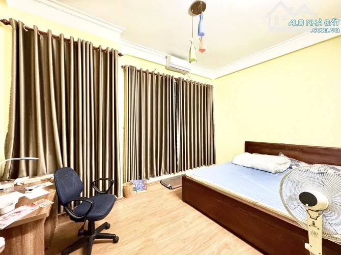 Nhà dân xây chắc chắn, 2 mặt thoáng, oto đỗ cửa, mặt tiền rộng, kinh doanh, giá 13.8 Tỷ. - 5