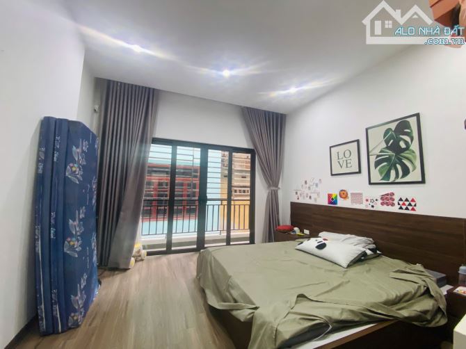 Cần bán gấp nhà mặt ngõ, phố Tôn Đức Thắng-Đống Đa, cách phố 60m2, nhỉnh 12 tỷ nhỏ xíu - 5