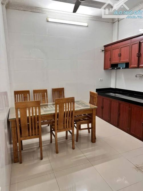 Bán nhà phân lô, ô tô, Phạm Tuấn Tài, Cầu Giấy, nhỉnh 15 Tỷ, DT 40m, 5 tầng, MT 3.6 m - 5