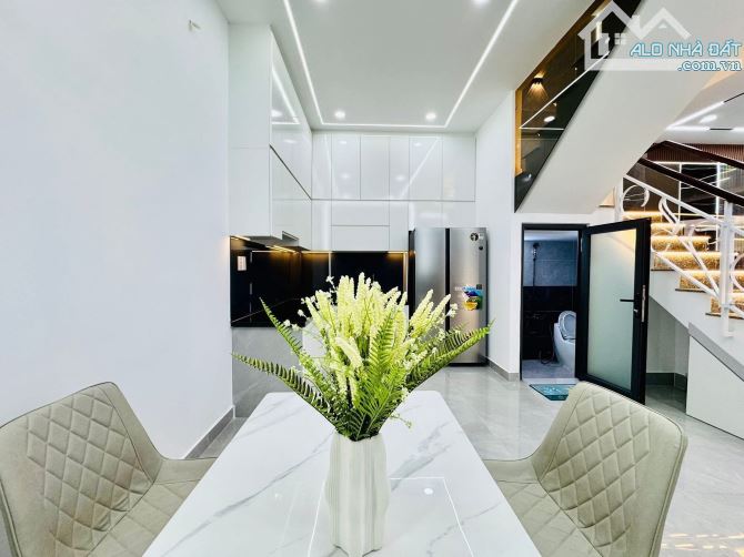 VỀ QUÊ Ở CẦN BÁN NHÀ ĐƯỜNG TRẦN TUẤN KHẢI, PHƯỜNG 5, QUẬN 5 - GIÁ:4TỶ940/68,8M2. SỔ CHUẨN. - 5