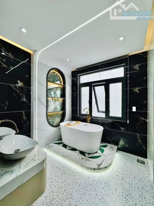 CẦN BÁN NHÀ NGUYỄN THỊ THẬP,QUẬN 7-GIÁ:3.18TỶ/73.6M2 (4.3x16m) SỔ SẴN,GẦN LOTTEMART - 5