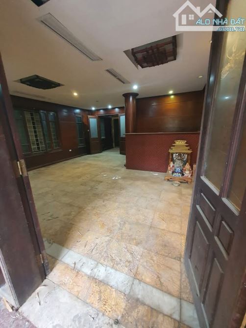 Bán Nhà Mặt Phố Quận Tây Hồ 205m4T MT8,5m 2 THOÁNG 60 Tỷ Âu Cơ. - 5