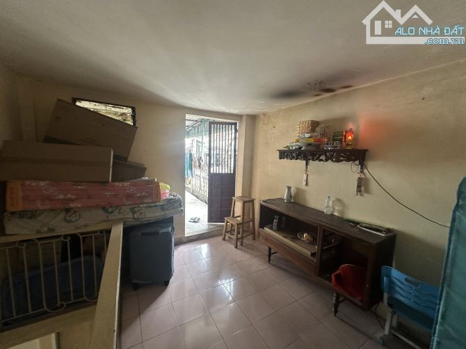 BÁN NHÀ 4 TẦNG CŨ BA ĐÌNH 30M2 MT3,4M NGÕ THÔNG LÔ GÓC 3 THOÁNG GIÁ 5 TỲ - 5