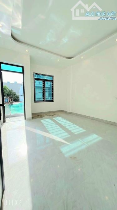 Nhà 3 tầng xây mới ngõ to đường Kênh ô tô đỗ cổng - 5