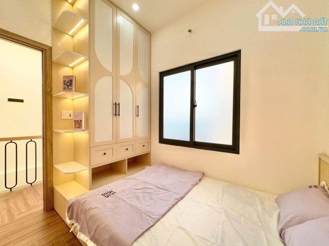 Nhà 3tầng sau lưng 1 Mặt Tiền Gần Biển , gần sông gần TTTP Full Nội Thất giá phải chăng - 6