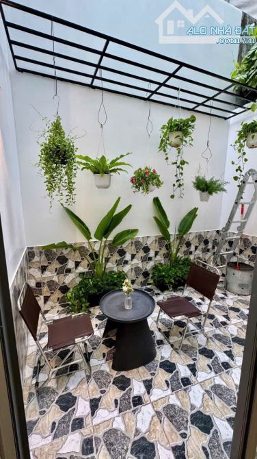🏡Nhà 3 tầng, 3 mê kiệt 561 Hoàng Diệu. Kiệt 3 m đối diện Chợ Mới, cách đường 60m - 6