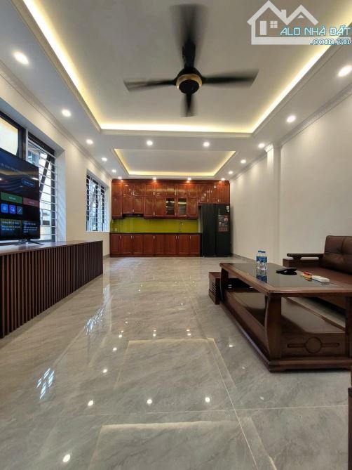 BÁN NHÀ P THẠCH BÀN LONG BIÊN. 62M²,6 TẦNG,  GIÁ 13 TỶ NHỈNH,THANG MÁY ,GARA Ô TÔ- ĐẸP NHƯ - 6