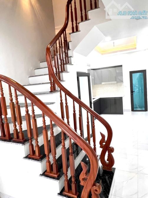 BÁN NHÀ 4 TẦNG KỲ BÁ TP THÁI BÌNH DT 40m 4 TẦNG GIÁ NHỈNH 2 TỈ - 6