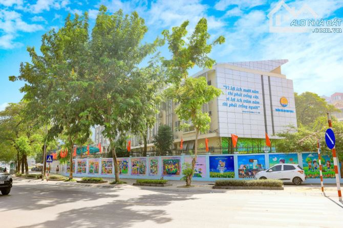 Đẹp miễn chê, bán nhà gần tiểu học Dịch Vọng, Cầu Giấy 35m2 x 5T full đồ, ô tô đỗ cổng - 6