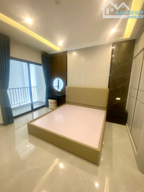 Đam mê dòng tiền 70-80tr/th - Phố Cổ Linh 7 tầng thang máy full nội thất, Gara 2 Oto - 6