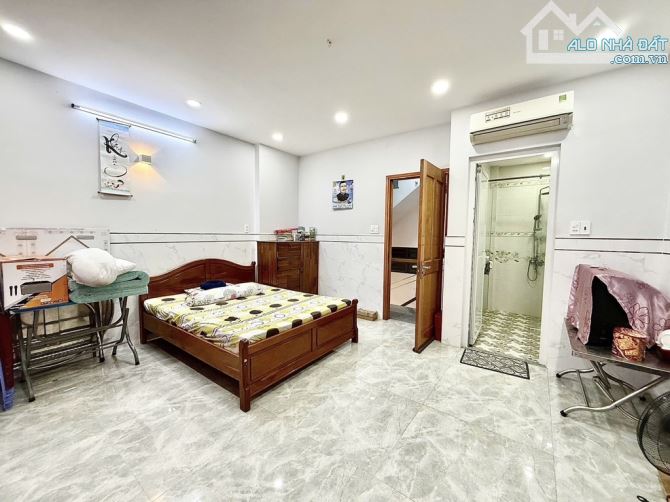 💎GIÁP QUẬN 1 - ĐIỆN BIÊN PHỦ  - 5 TẦNG BTCT - CHO THUÊ 18TR/THÁNG - SỔ NỞ HẬU ĐẸP - CHỈ 5 - 6