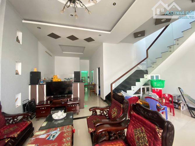 Bán Nhà 2 Mặt Tiền Đường Đặng Lộ Ngang 6.5m gần chợ Vĩnh Hải, dt 101m giá chỉ 3 tỷ 700 - 6