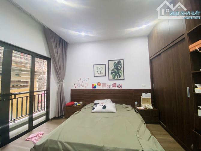 Cần bán gấp nhà mặt ngõ, phố Tôn Đức Thắng-Đống Đa, cách phố 60m2, nhỉnh 12 tỷ nhỏ xíu - 6