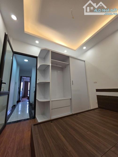 SIÊU PHẨM BÁT KHỐI LONG BIÊN 37m nhà mới tinh ôtô vào nhà nhỉnh 5 tỷ - 6