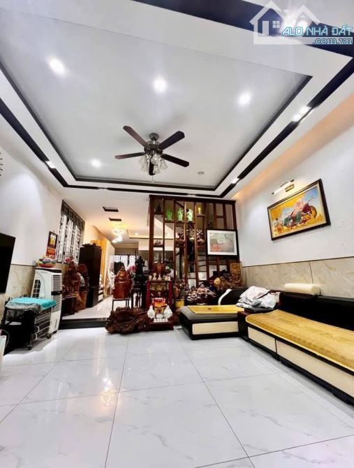 Xoay vốn bán nhà Cao Đạt, Phường 1, Quận 5/ Giá: 3.9tỷ- Diện tích: 68m2 (5x13,5m). Sổ sạch - 6