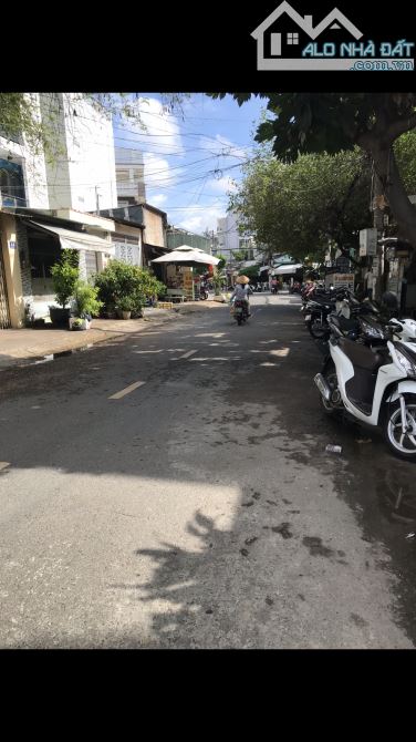 Bán nhà mặt phố quận 6 - Khu vip bình phú - Sơn phết lại mới tinh 12,8 tỷ - 6