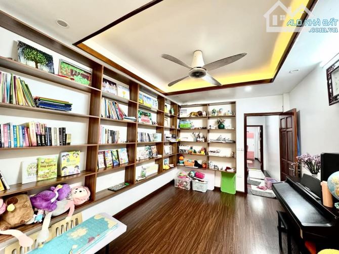 Nhà đẹp Minh Khai, ngõ thông nông 3m, ra Phố 60m, kdoanh, full đồ, 45m2. Giá 11 tỷ - 6